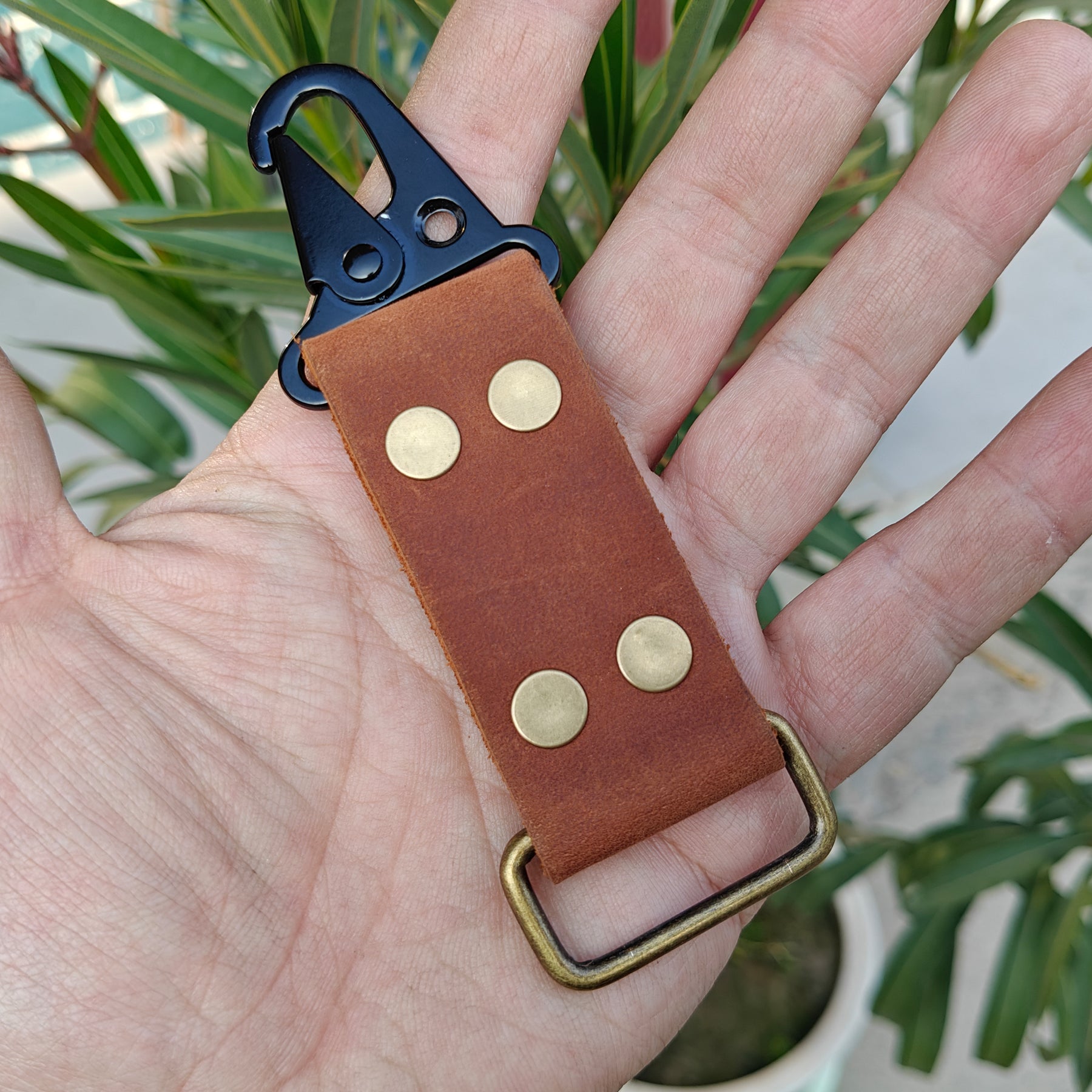 MEEBOY Large Handmade Heavy Duty Key ring holder, 4 Rivets Fixed Widened Leather Carabiner Keys