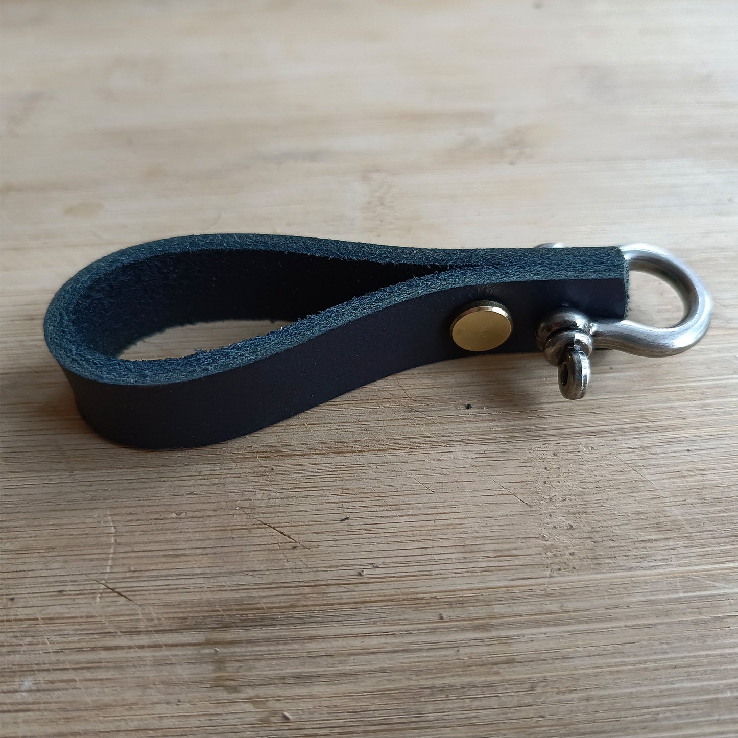Meeboy Handmade Thick Leather Keychain, Leather Car Keyring,leather Key Holder,leather belt keeper (alloy buckle)